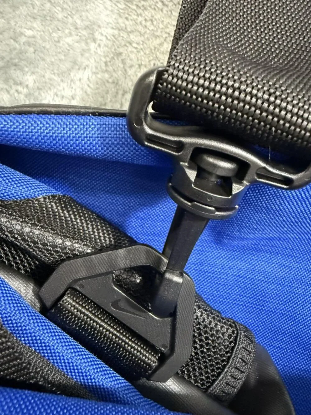 Nike Blue Brasilia Duffel Bag Water Resistant Shoe Compartment Men Training